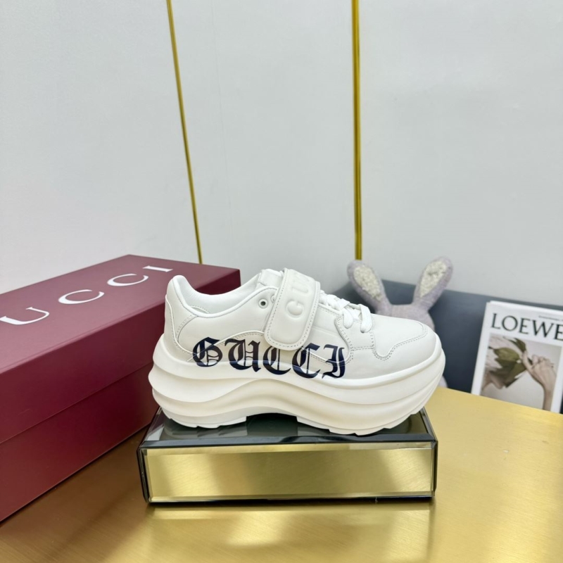 G*u*i casual shoes